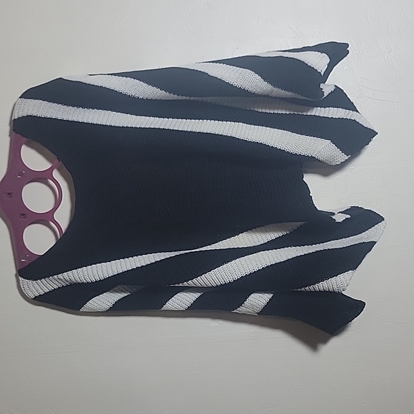 Oversized Sweater - Picture 4 of 4